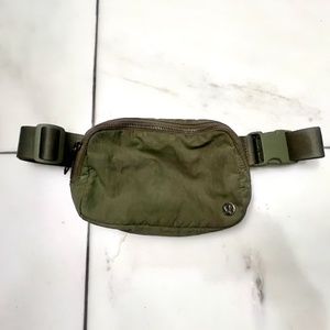 lululemon athletica Olive Crossbody Bag